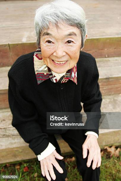 Foto de Feliz Japonês Vovó e mais fotos de stock de Suéter - Suéter, Terceira idade, Adulto