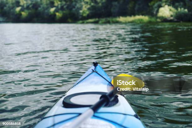 Bootfahren Auf Dem Paddelboot Camping Am Ufer Flusses Stockfoto und mehr Bilder von Kajak