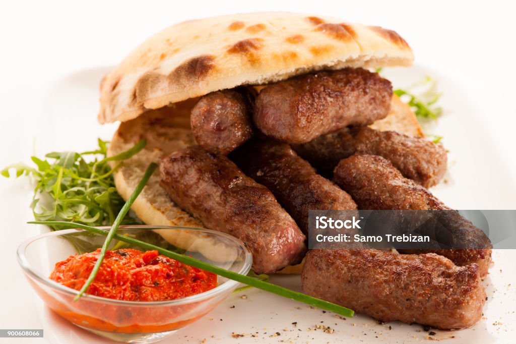 Sevapi Cevapi Cevapcici 전통적인 발칸 음식delicius의 사진 다진 고기 체바피에 대한 스톡 사진 및 기타 이미지 ...
