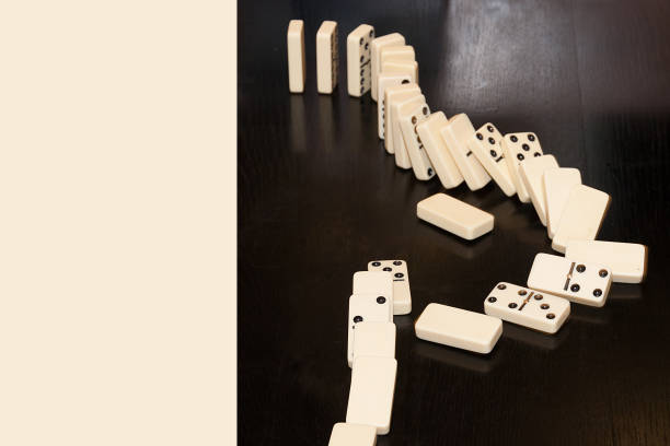istock domino gamble play set chain row 900666306