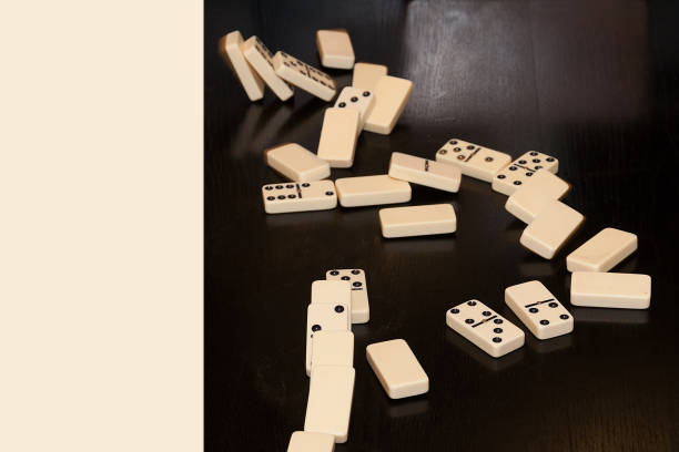 istock domino gamble play set chain row 900669740