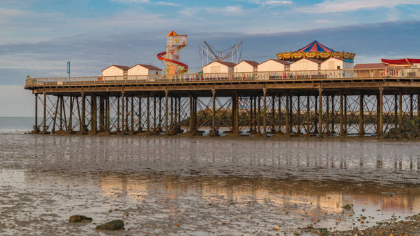 Herne Bay, Kent, England, UK North Sea coast with the beach and the pier in Herne Bay, Kent, England, UK herne bay photos stock pictures, royalty-free photos & images