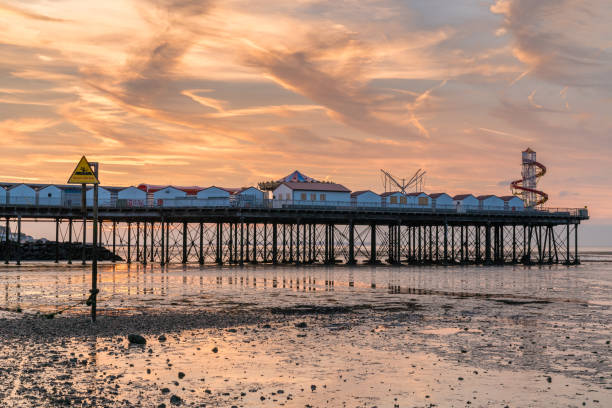 herne bay, kent, angleterre, royaume-uni - herne bay photos et images de collection