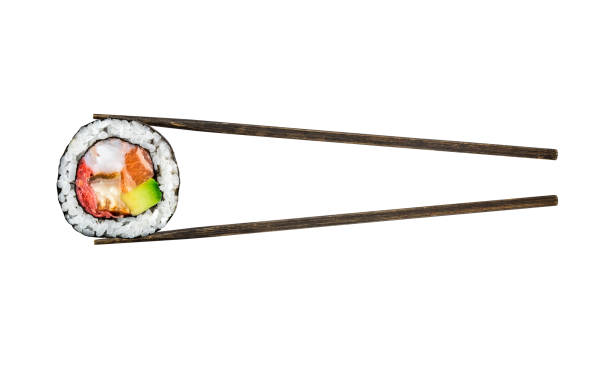 sushi roll mit lachs, garnelen und avocado - vertebrate european cuisine seafood saltwater fish stock-fotos und bilder