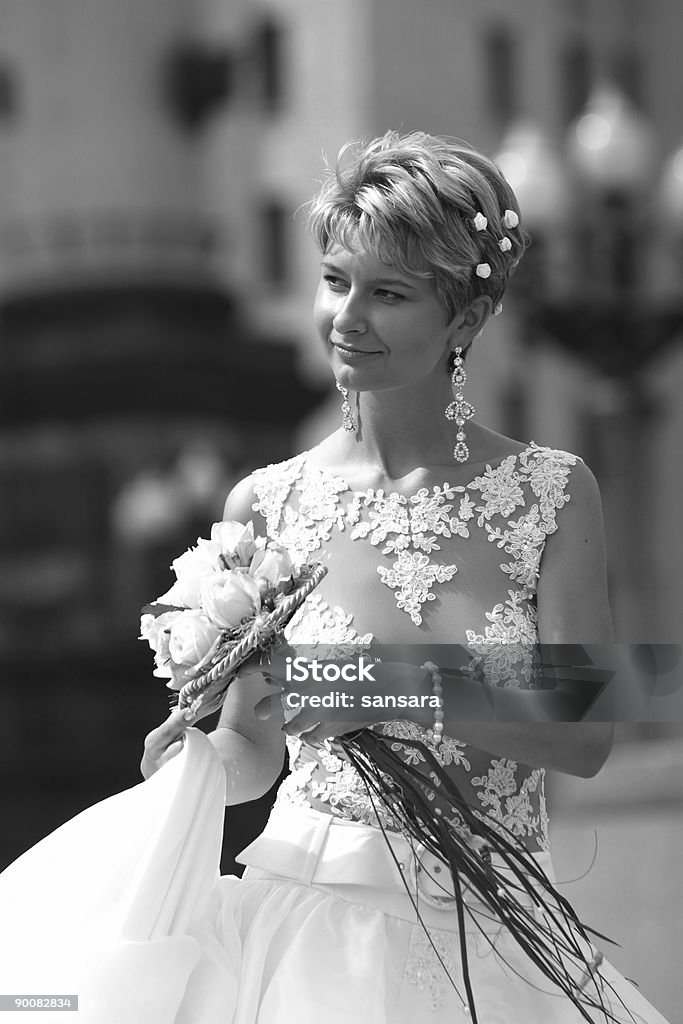 Красивая невеста - Стоковые фото Автомобиль роялти-фри