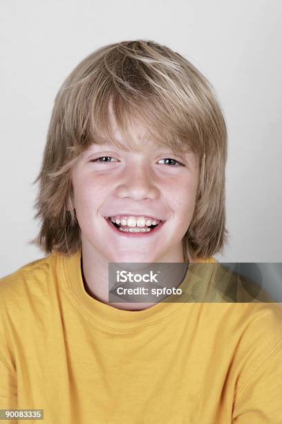 Sorriso - Fotografias de stock e mais imagens de Rapazes - Rapazes, Adolescente, Adolescência