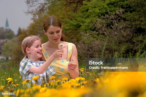 Family Man Stockfoto und mehr Bilder von Alleinerzieherin - Alleinerzieherin, Attraktive Frau, Blondes Haar