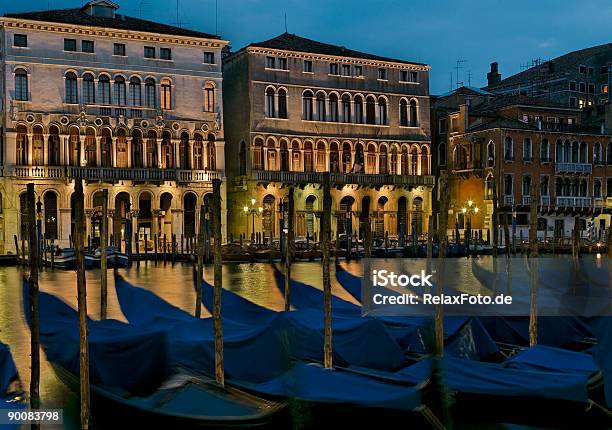 Photo libre de droit de Nuit Au Grand Canal De Venise banque d'images et plus d'images libres de droit de Bâtiment vu de l'extérieur - Bâtiment vu de l'extérieur, Culture européenne, Culture italienne