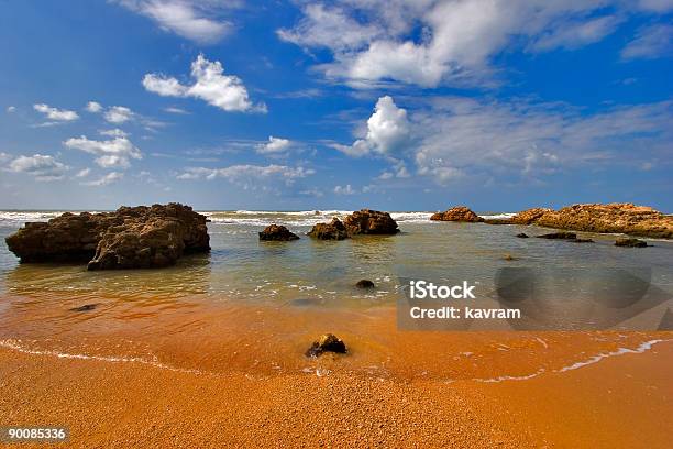 Foto de Silêncio Ao Meiodia e mais fotos de stock de Areia - Areia, Arrebentação, Azul