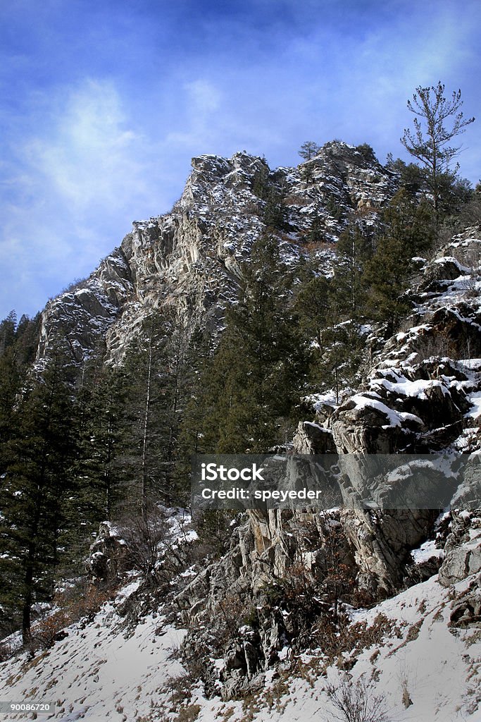El pico de la montaña - Foto de stock de Acantilado libre de derechos