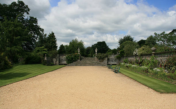 istock Long pathwaynleading at a stately home 90087159