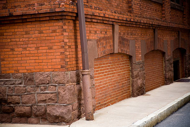 istock City Alley 90088239