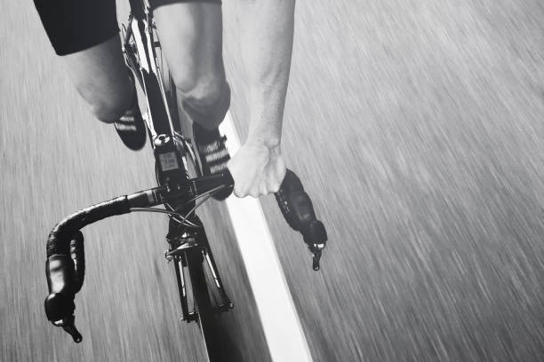 pov спорт - велоспорт - новогодние резолюции - road cycling ст�оковые фото и изображения