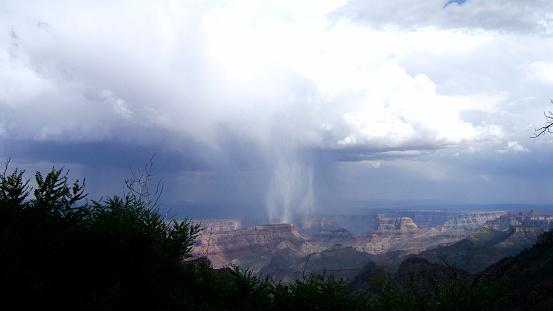 A storm roll in over the east side of the Grand Canyon National Park