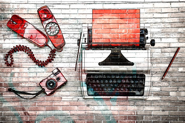 graffiti retro style objects - writing typewriter 1950s style retro revival imagens e fotografias de stock