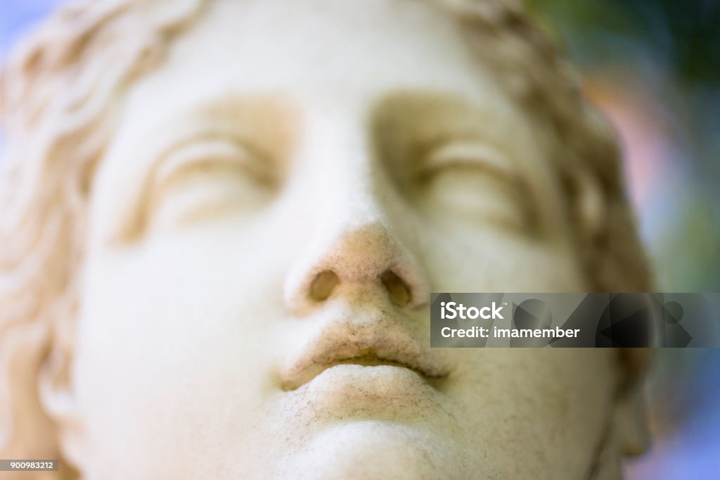Visage d’ange, vieille statue en marbre, fond avec espace copie - Photo de Adolescent libre de droits