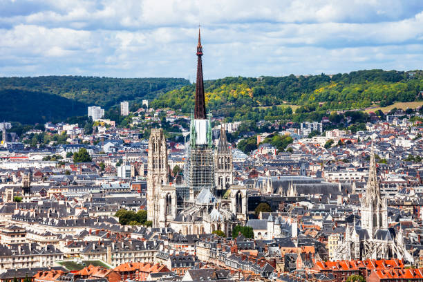 istock City view - Rouen, France 901001652