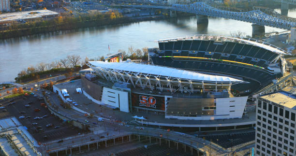 antena paul brown stadium, cincinnati, ohio domu cincinnati bengals - stadion paul brown zdjęcia i obrazy z banku zdjęć