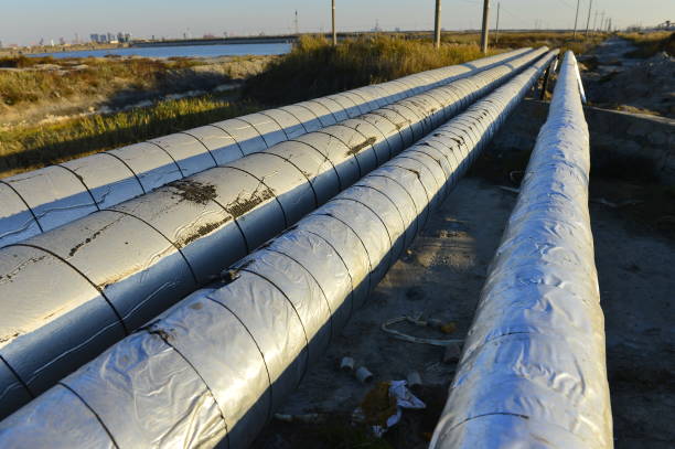 istock The pipe and valve oil fields 901057512