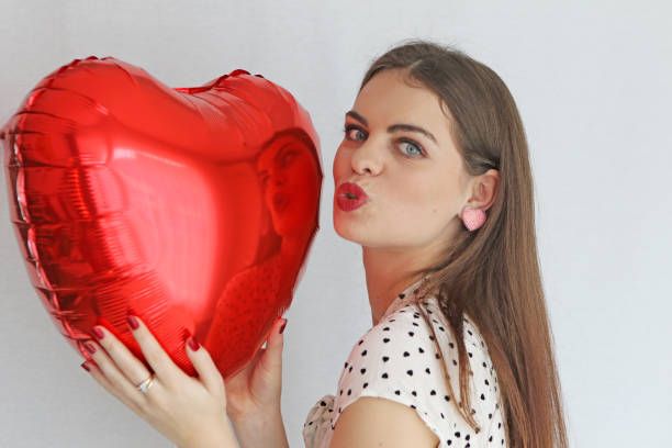 istock Valentine Kisses 901083484