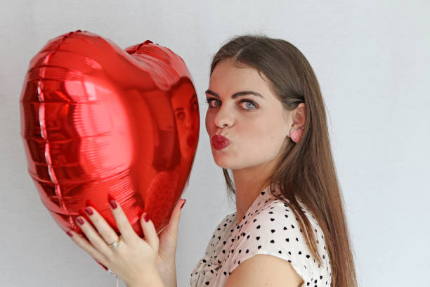 istock Valentine Kisses 901083488
