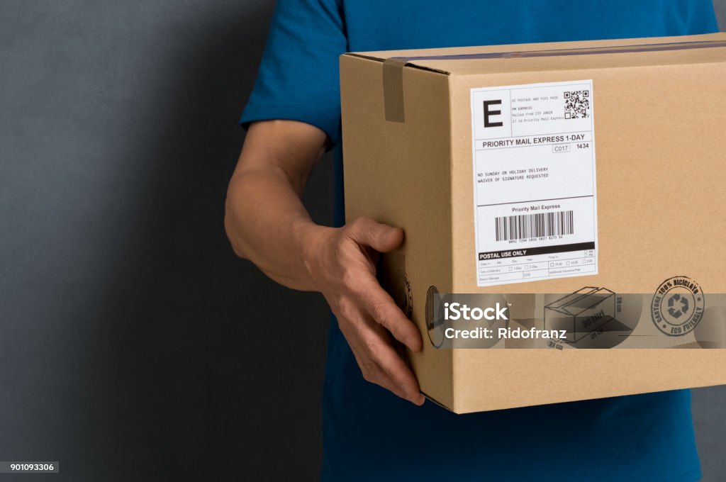 Listo para el envío de paquetes - Foto de stock de Caja libre de derechos