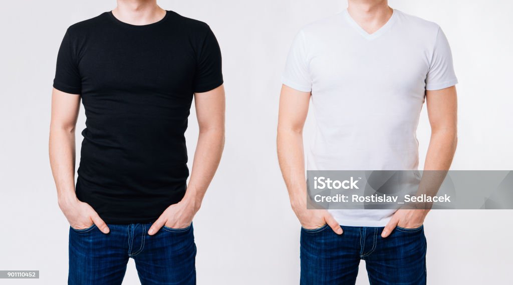 灰色の背景に白と黒の空白の t シャツの男 2 回 - Tシャツのロイヤリティフリーストックフォト