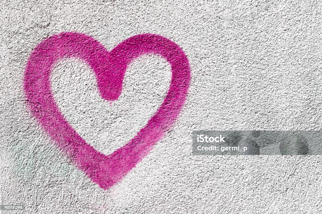 Pink Heart On Wall Stock Photo - Download Image Now - Graffiti, Love -  Emotion, Heart Shape - iStock