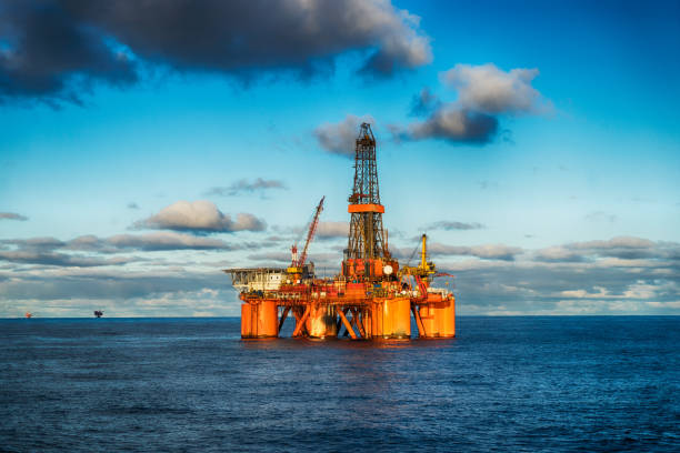 istock HDR of Offshore drilling rig at day 901140352