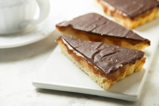 tarta czekoladowa - shortbread caramel chocolate candy biscuit zdjęcia i obrazy z banku zdjęć