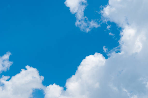 흰 구름과 푸른 하늘 - cirrus cloud cloudscape stratus 뉴스 사진 이미지