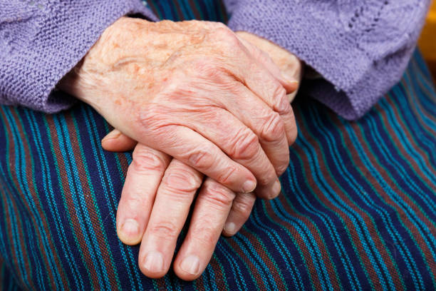 istock Elderly woman hands 901182946