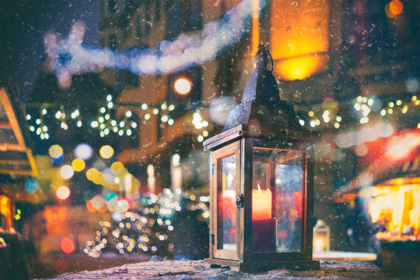 istock Lamp with a candle at the Christmas Fair 901228580