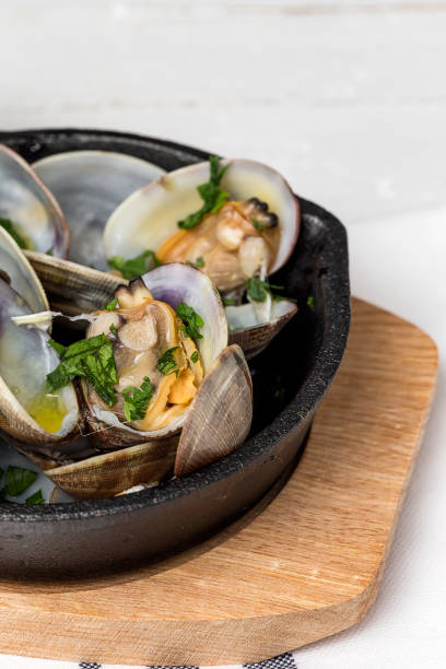 istock Clam stew in white wine sauce 901283994