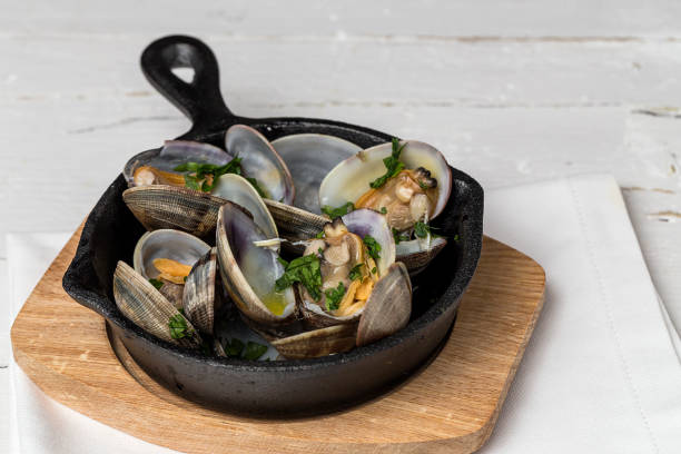 istock Clam stew in white wine sauce 901283998