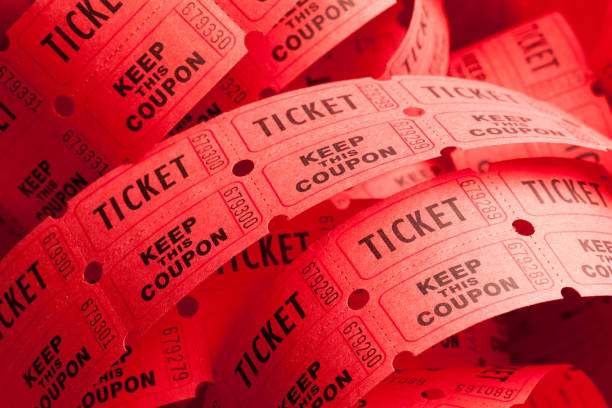 rollo de ticket desordenado - ticket event ticket stub coupon fotografías e imágenes de stock