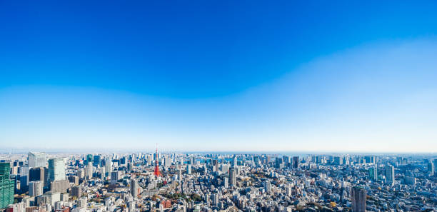 panoramique sur la ville moderne skyline aerial vue de la tour de tokyo - roppongi hills photos et images de collection