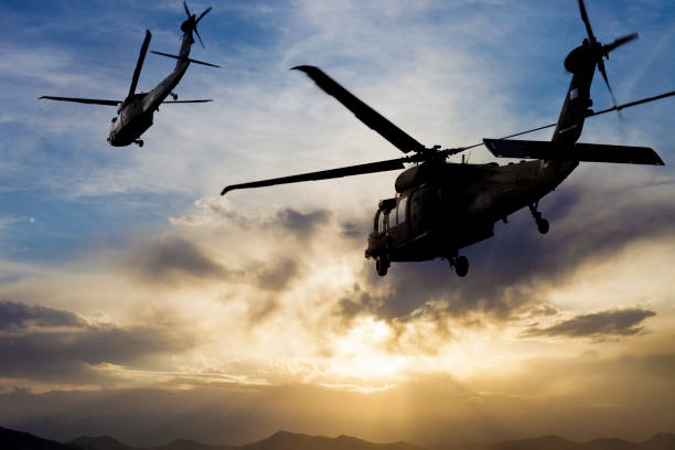 военные вертолеты - rescue helicopter outdoors occupation стоковые фото и изображения