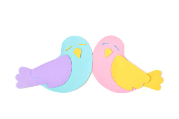 istock Lovebird paper cut on white background 901420342