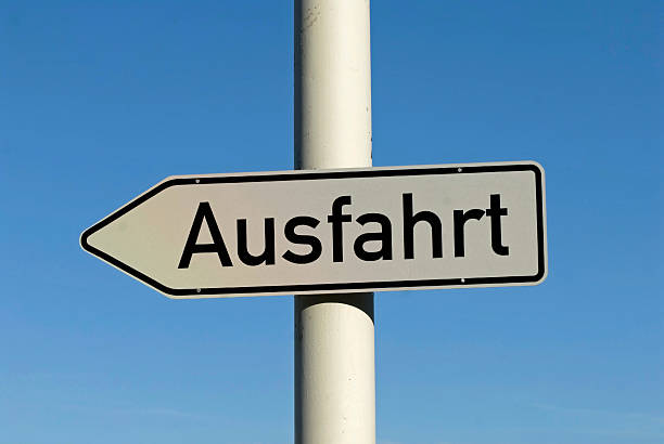 istock Ausfahrtschild 90147311