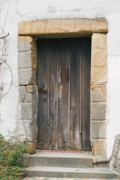 istock Old wooden door 901473426