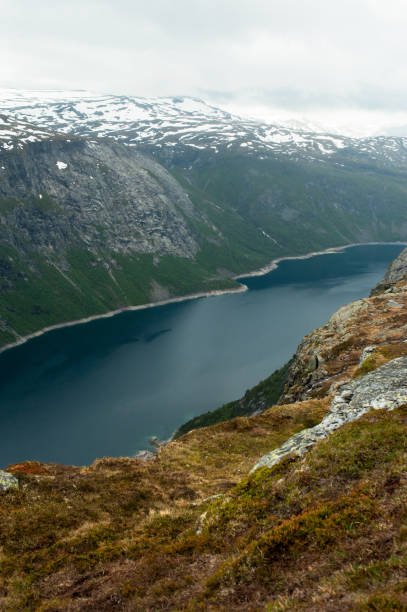 istock mountains and pond in Norway 901500584