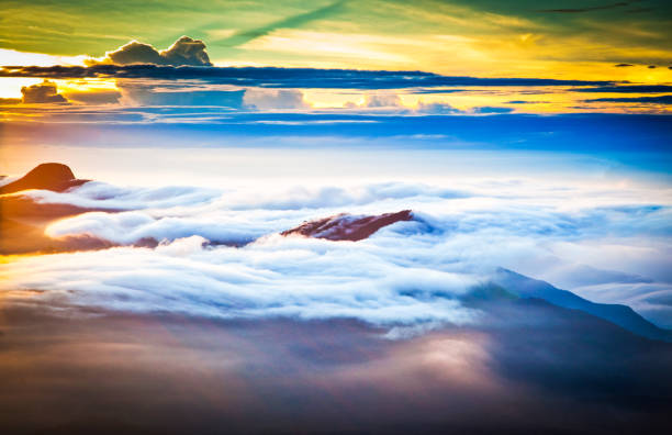 istock Amazing sunrise seen from Sri Pada 901505238