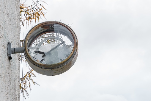 Clock Rusted Old Rusty Clock With Broken Glass And Dial Stock Photo - Download Image ...