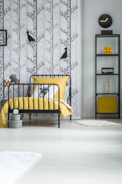 istock Paper birds on the wall 901527998
