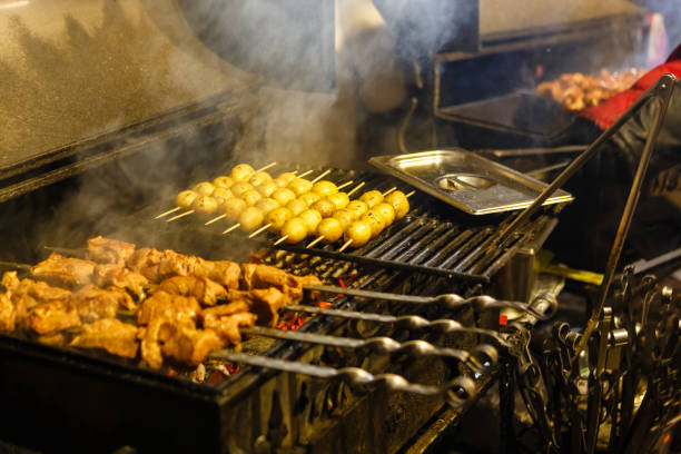 istock Cooking on the street 901539364