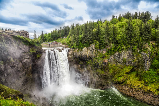 istock Snoqualmie Falls and Lodge in Summer 901563276