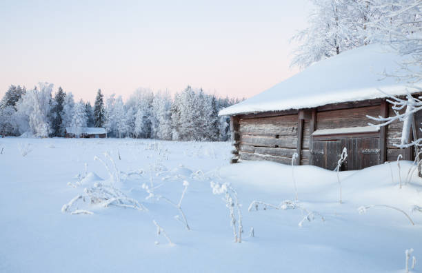 istock The timbered old barn during the winter 901566676