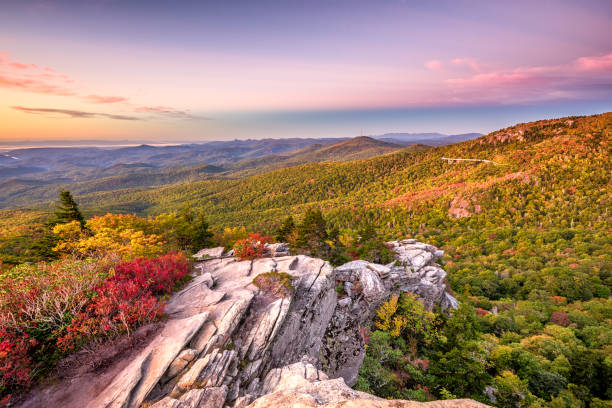 istock Blue Ridge Mountains landscape at Lin Cove 901571408