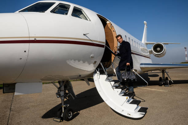 istock Man at the airport 901579016